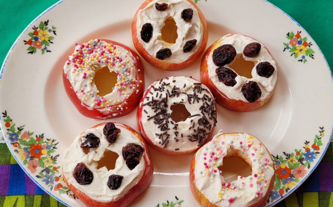 Healthy No Bake Apple Donuts
