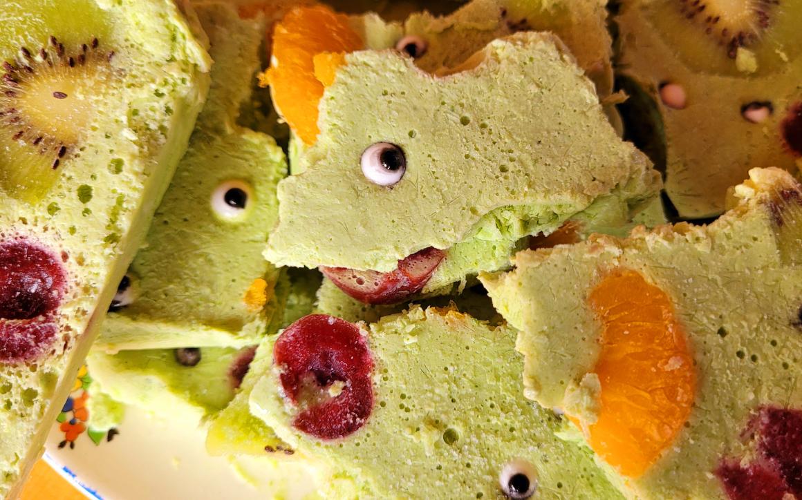 Spooky Hallowe'en Yoghurt Bark
